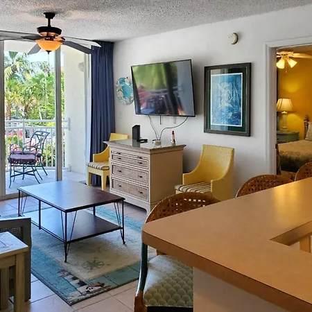 Sunrise Suites - Butterfly Nest #107